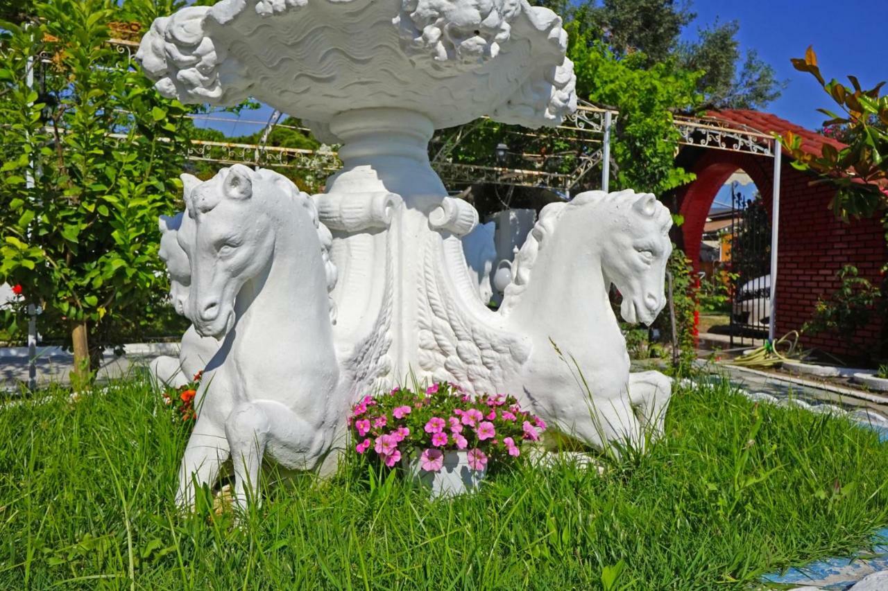 Villa Fofo - Beautiful Sea Front Villa With 650M2 Garden Nea Kallikrateia ภายนอก รูปภาพ
