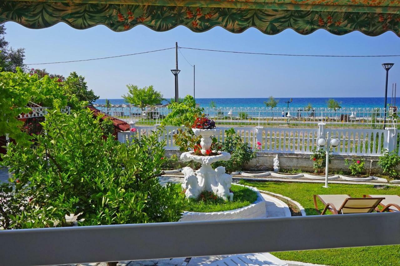 Villa Fofo - Beautiful Sea Front Villa With 650M2 Garden Nea Kallikrateia ภายนอก รูปภาพ
