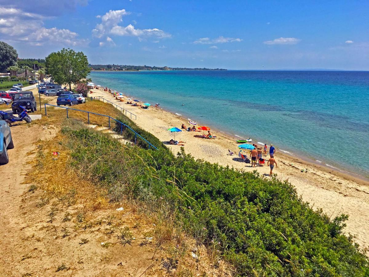 Villa Fofo - Beautiful Sea Front Villa With 650M2 Garden Nea Kallikrateia ภายนอก รูปภาพ