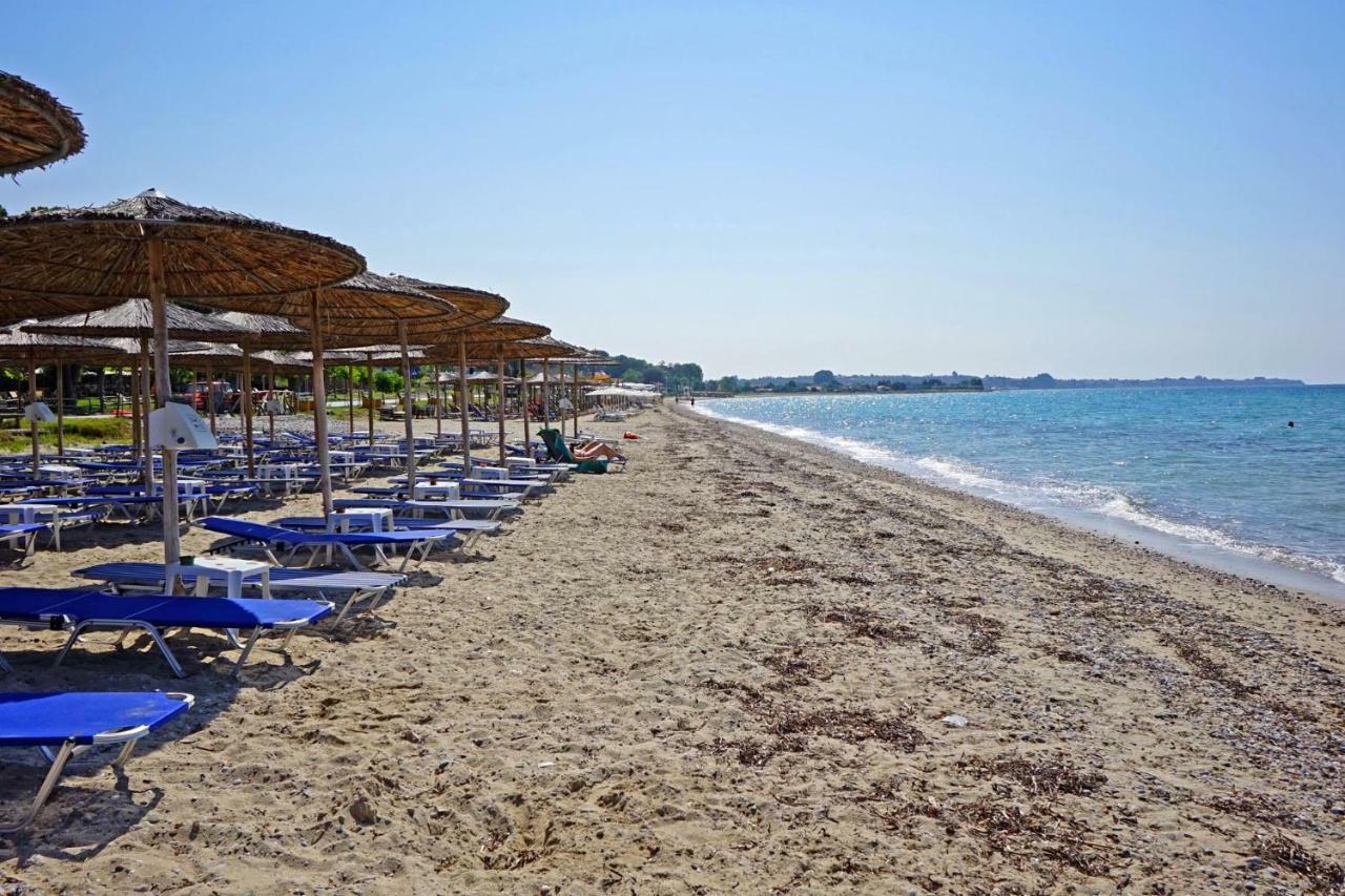 Villa Fofo - Beautiful Sea Front Villa With 650M2 Garden Nea Kallikrateia ภายนอก รูปภาพ