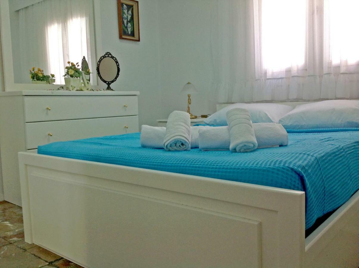 Villa Fofo - Beautiful Sea Front Villa With 650M2 Garden Nea Kallikrateia ภายนอก รูปภาพ