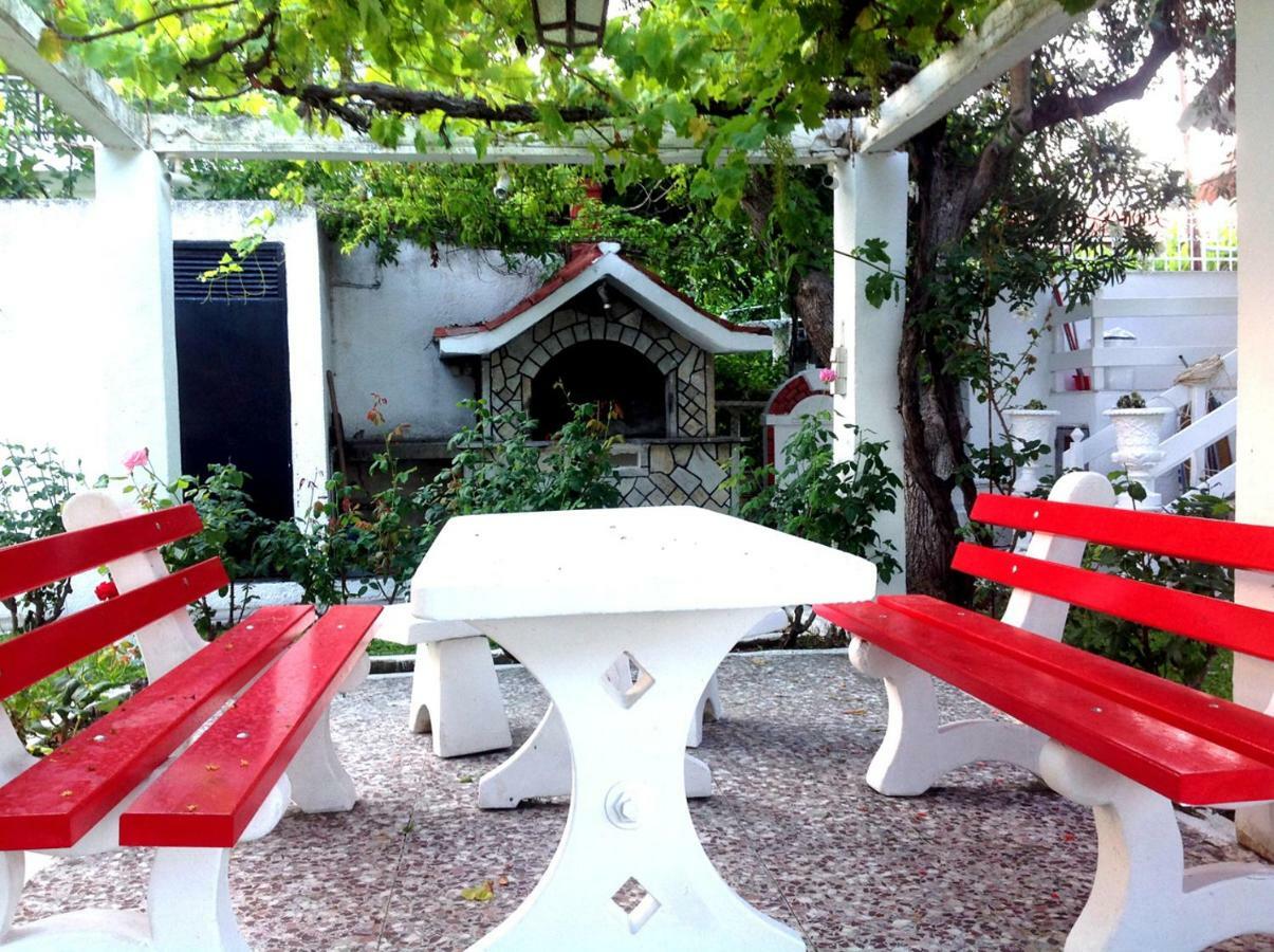 Villa Fofo - Beautiful Sea Front Villa With 650M2 Garden Nea Kallikrateia ภายนอก รูปภาพ