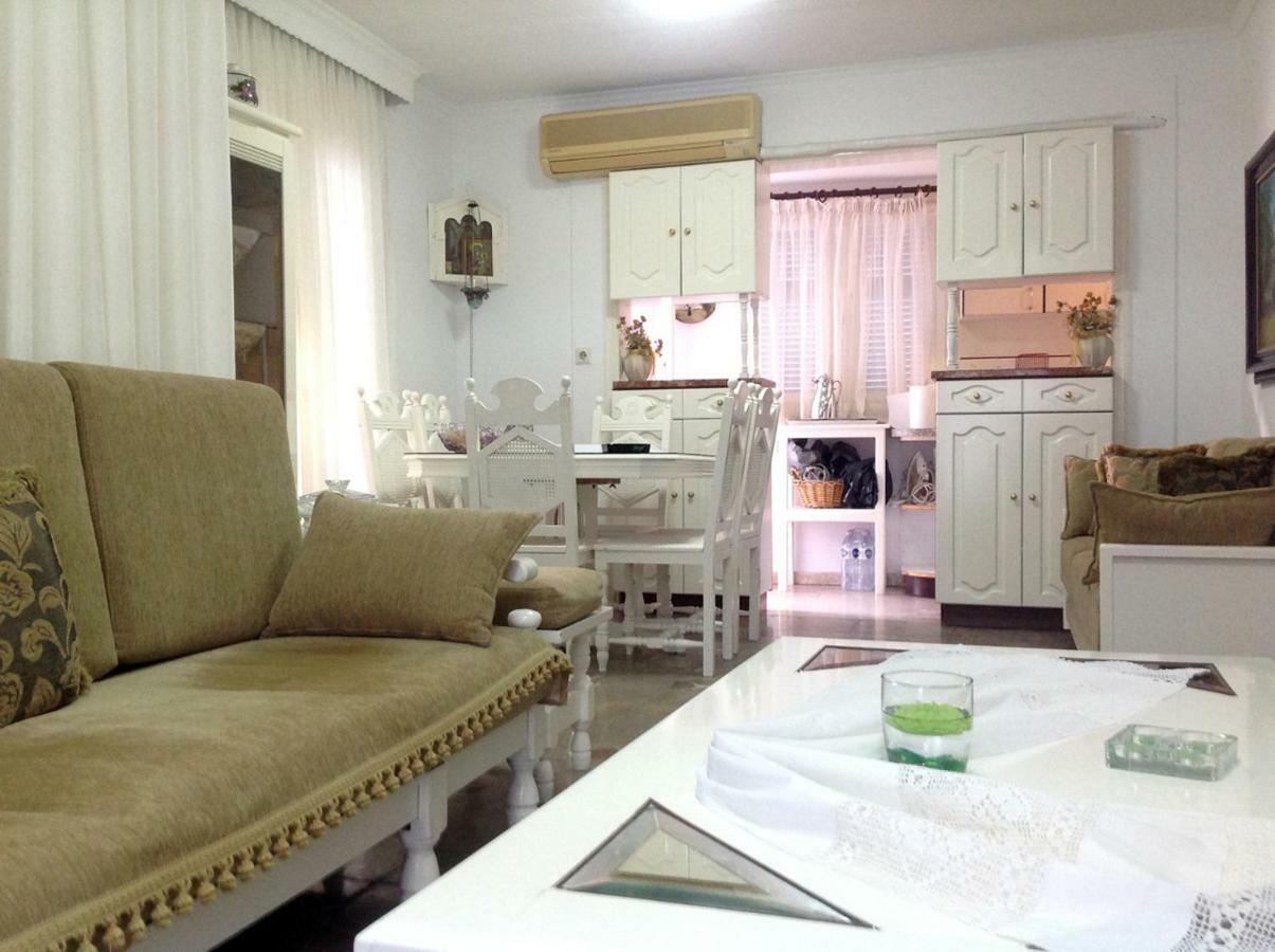 Villa Fofo - Beautiful Sea Front Villa With 650M2 Garden Nea Kallikrateia ภายนอก รูปภาพ