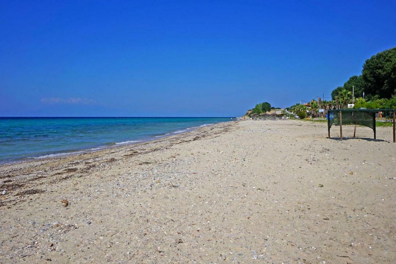 Villa Fofo - Beautiful Sea Front Villa With 650M2 Garden Nea Kallikrateia ภายนอก รูปภาพ
