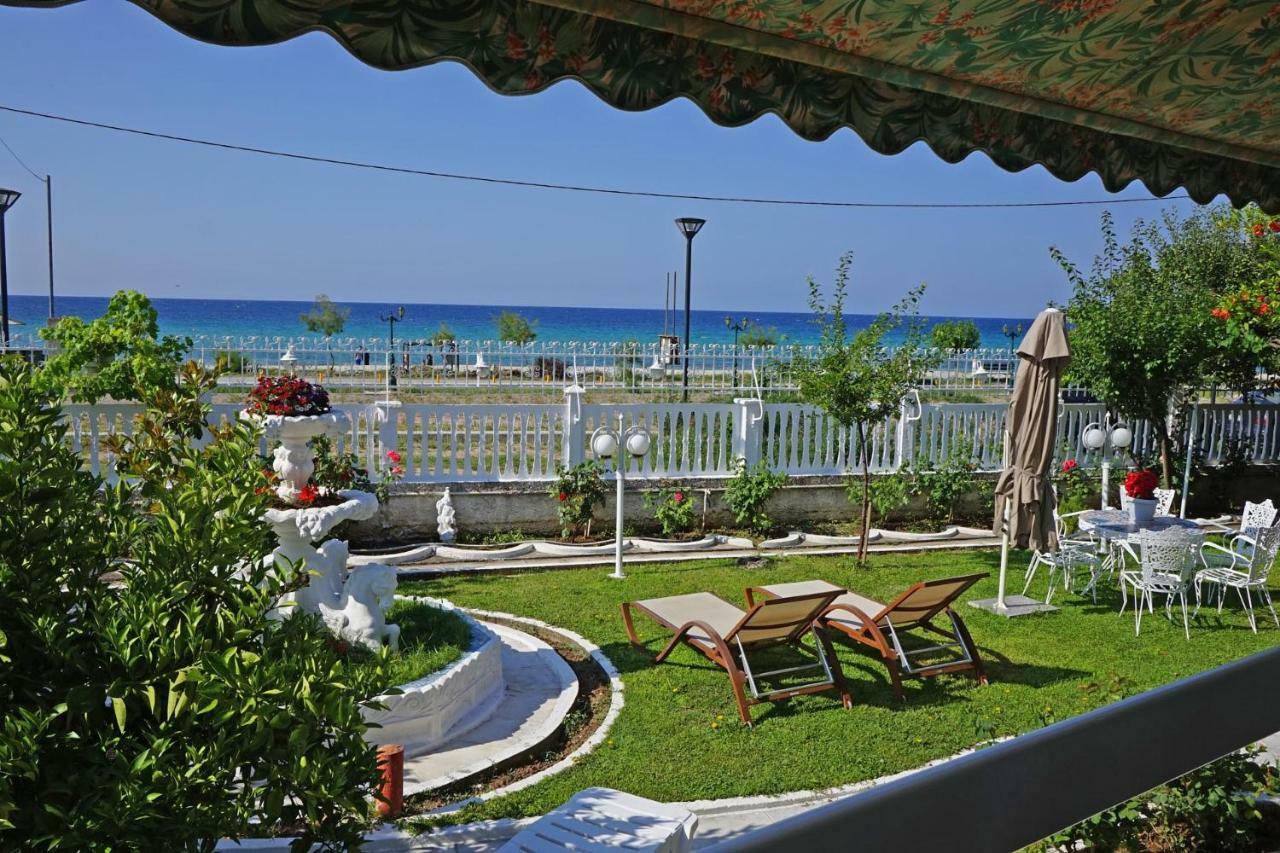 Villa Fofo - Beautiful Sea Front Villa With 650M2 Garden Nea Kallikrateia ภายนอก รูปภาพ